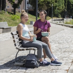 Dóza XAVAX To Go nádoba na salát, nádobka na dresing, topper s 3 přihrádkami, vidlička, 1,4 l